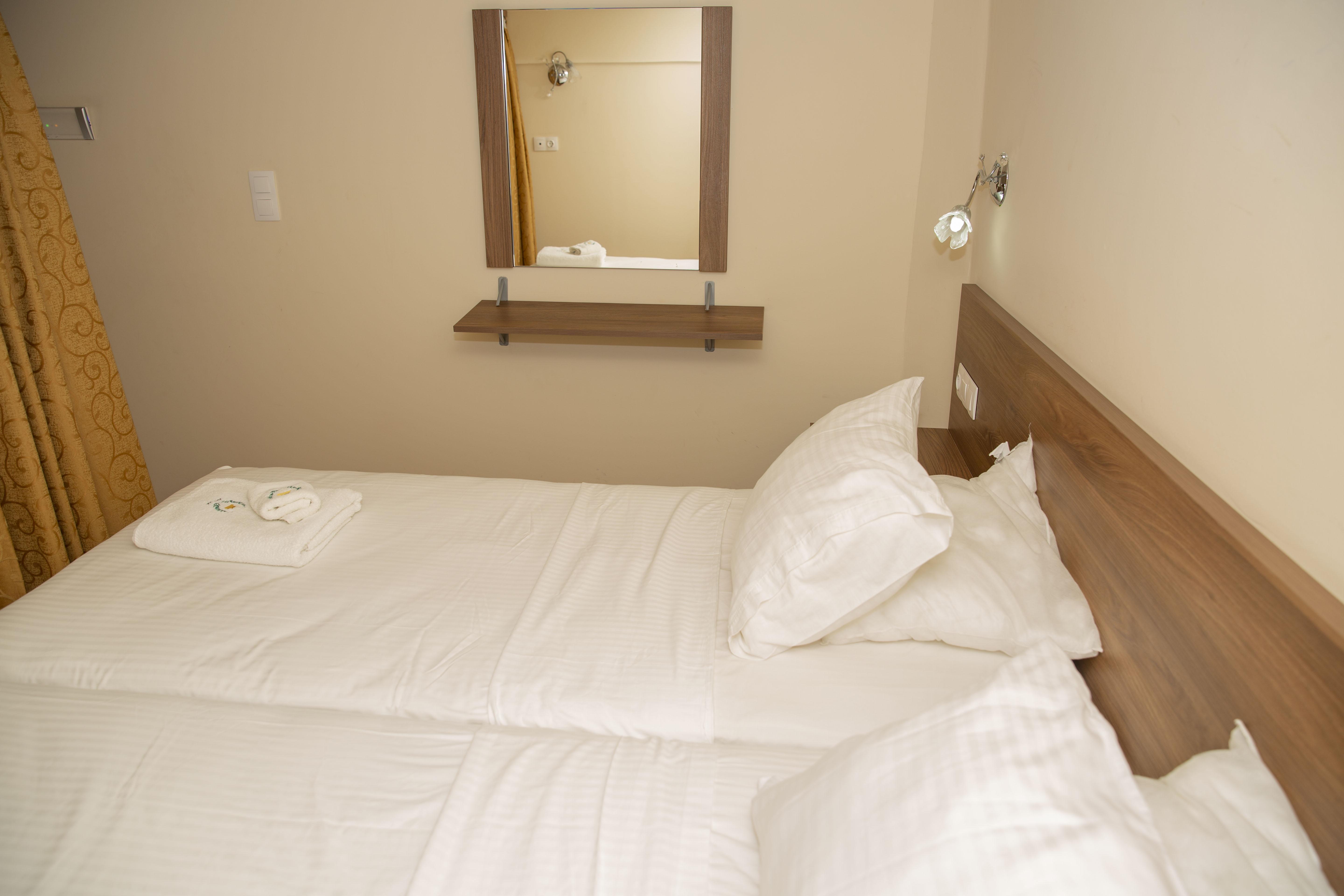 Alia Luxury And Hotel Charaki