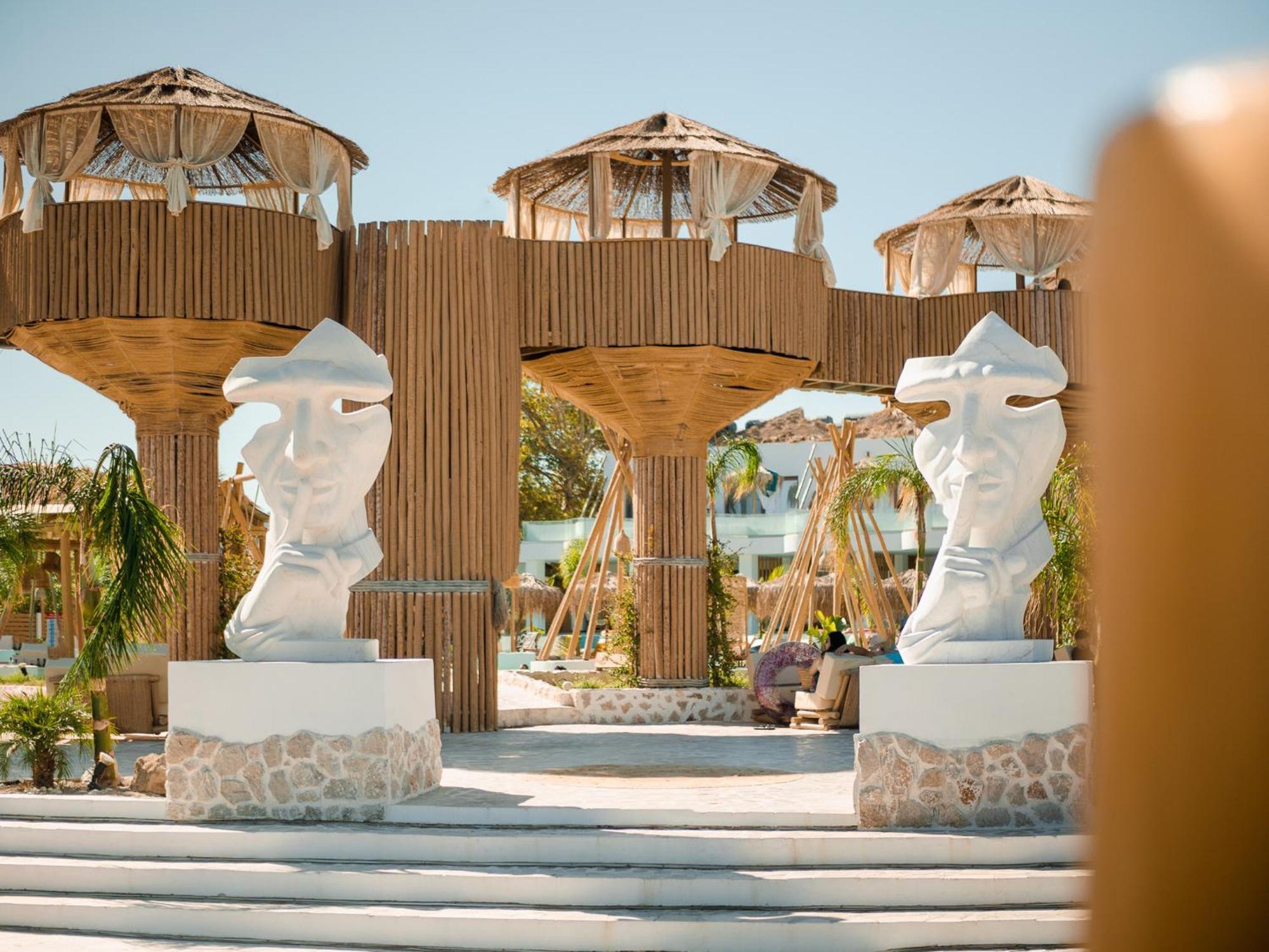 Alia Luxury And 3* Charaki