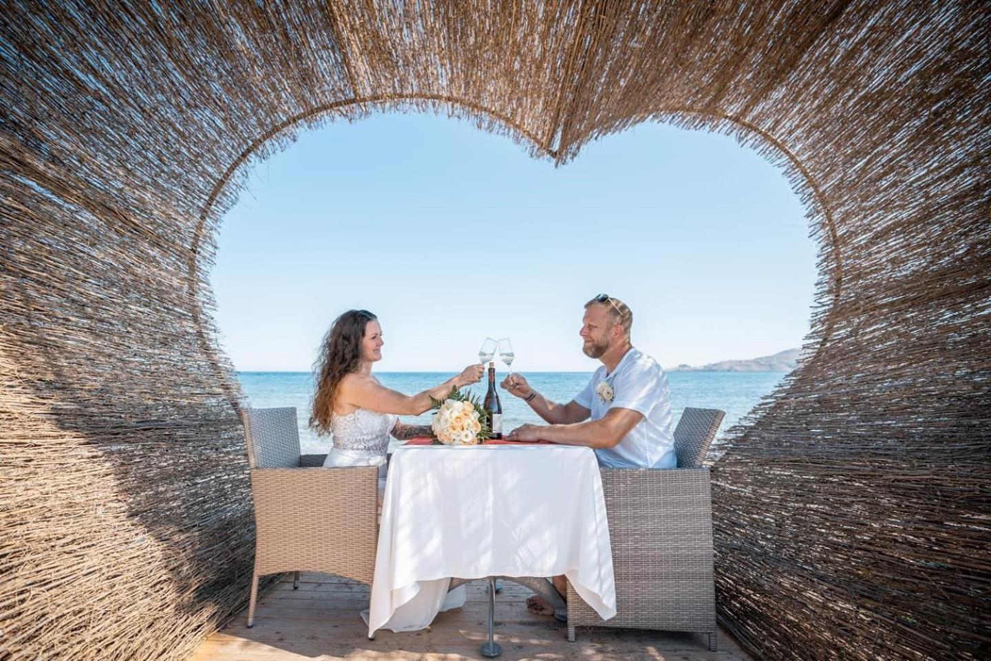 Alia Luxury And Hotell